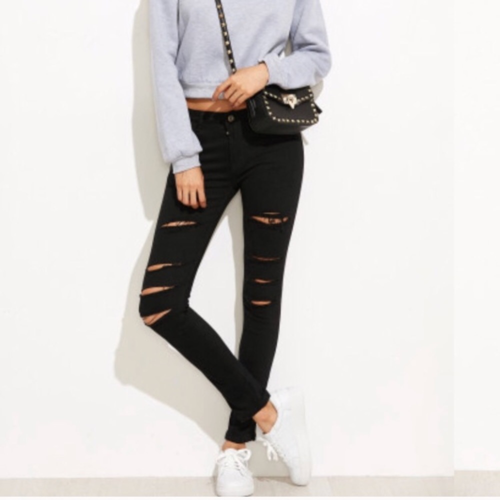 Black ripped skinny jeans